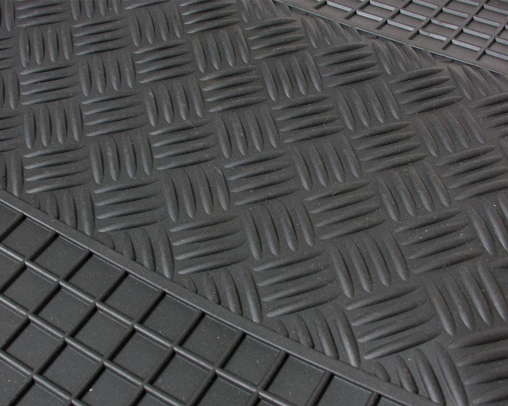 Rubber automatten voor Citroën Jumpy (2/3-zits) (2016-), ë-Jumpy (2/3-zits) (2020-), Fiat Scudo (3-zits) (2022-), Opel Vivaro C (2/3-zits) (2019-), Vivaro-e C (2020-) , Peugeot Expert (2/3-zits) (2016-), e-Expert (2020-) - Rubber - 3-delig - Alleen voor